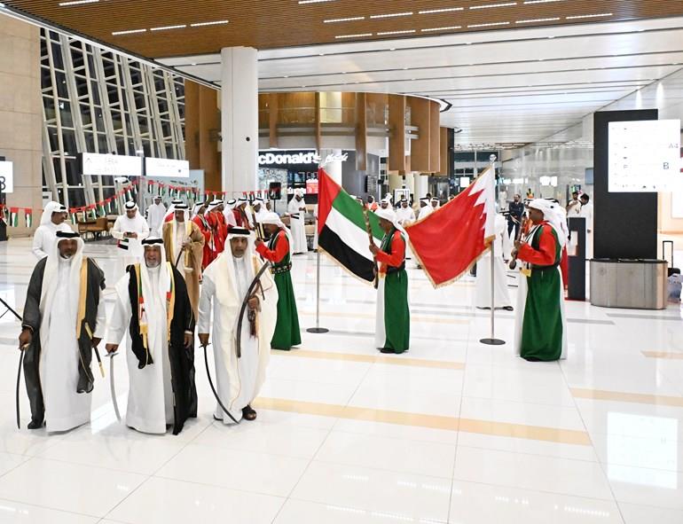 مطار البحرين الدولي يحتفي باليوم الوطني لدولة الإمارات العربية المتحدة بفعاليات ثقافية 